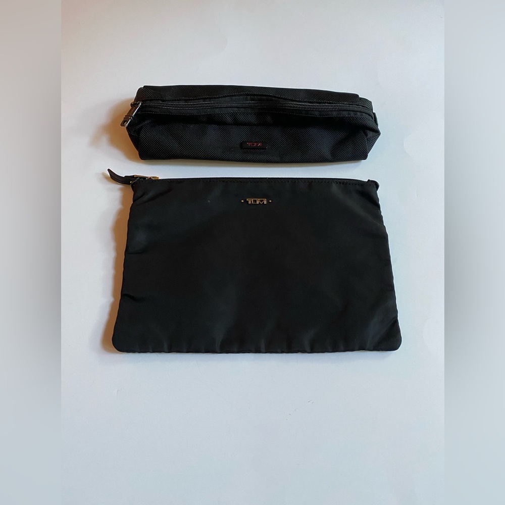 TUMI cord carrying case &TUMI nylon cosmetic/toiletry bag